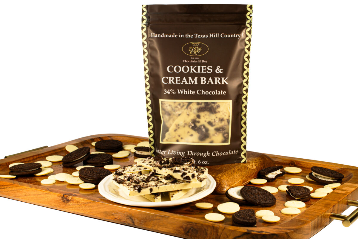 Crunchy Oreo cookies covered in smooth white chocolate